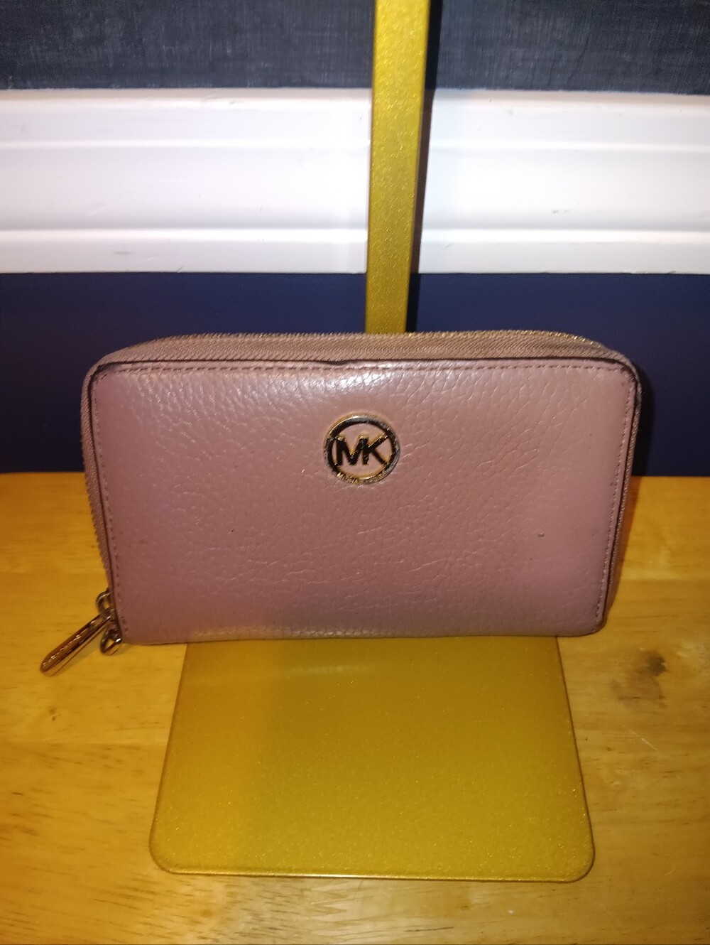 Michael Kors Leather Zippy Wallet
